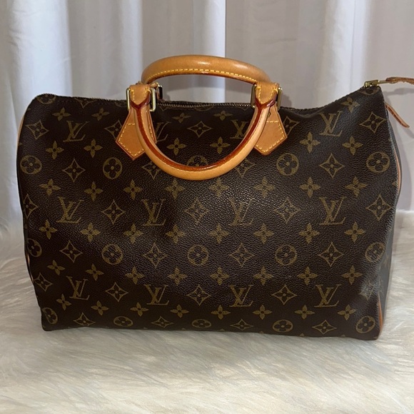 Louis Vuitton Handbags - Louis Vuitton Monogram Speedy 35